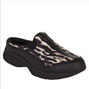 Easy Spirit easy spirit Traveltime Prints Leather Sport Clog